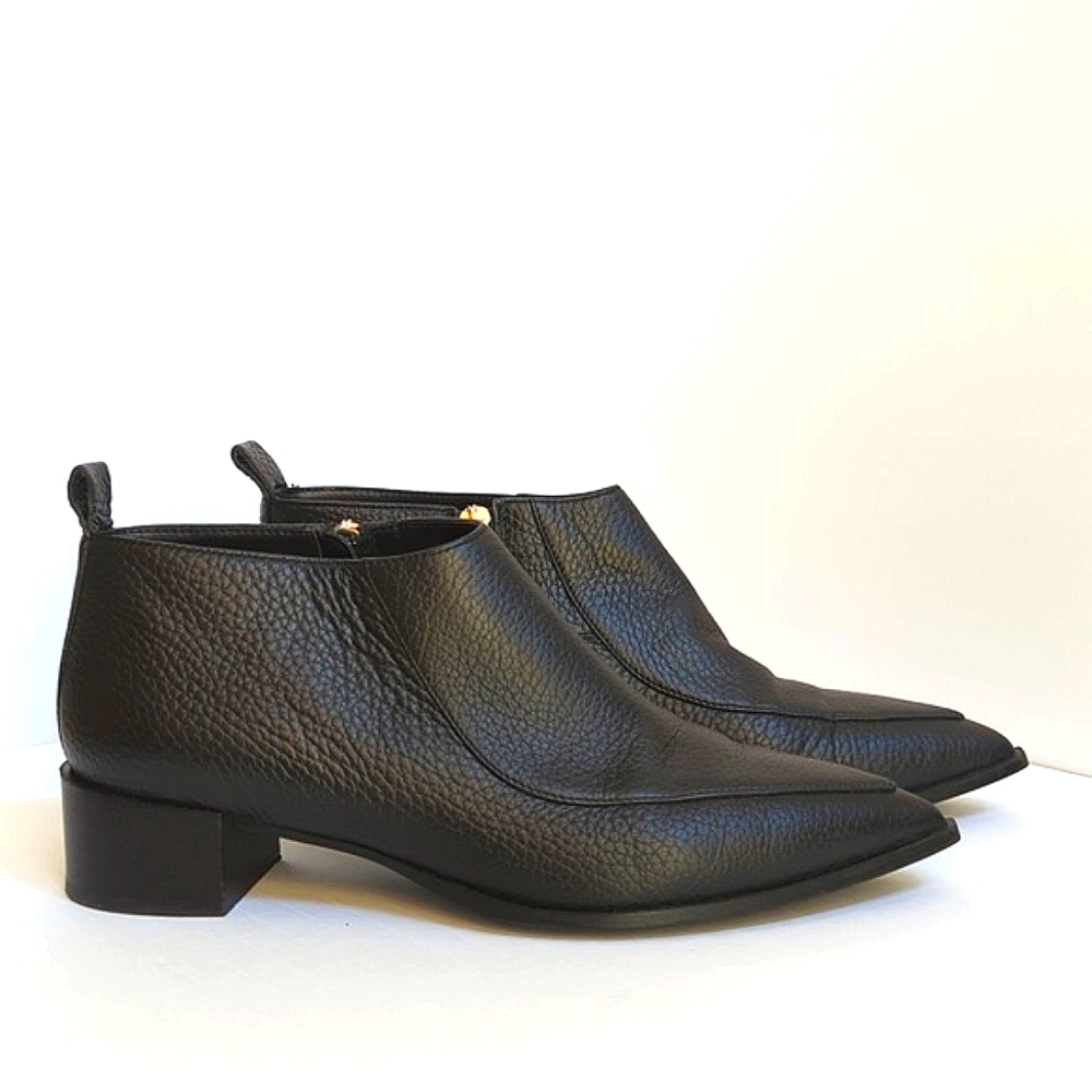 Everlane The Boss Bootie in black, size 9 (RUNS SMALL)